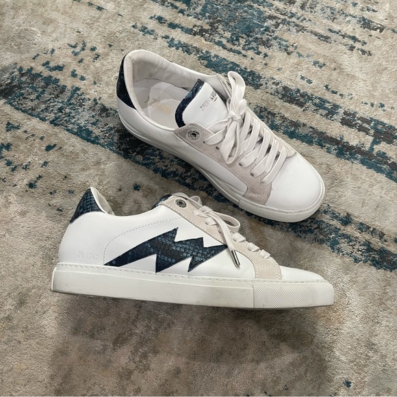 New Zadig and Voltaire,
White with a snake print flash on the side. - Picture 4 of 6